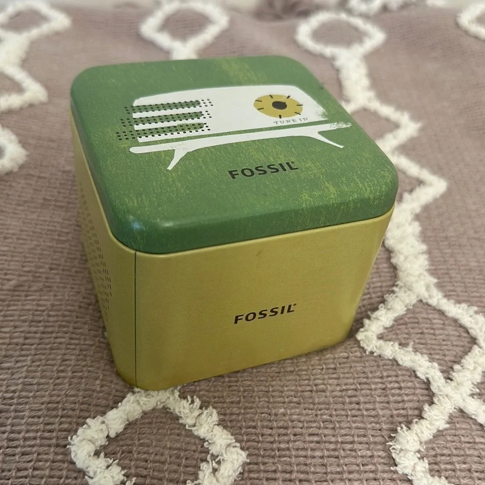 Women’s Fossil Watch - Picture 2 of 7